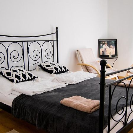 Color 24 Apartament V Apartment Сталова Вола Екстериор снимка
