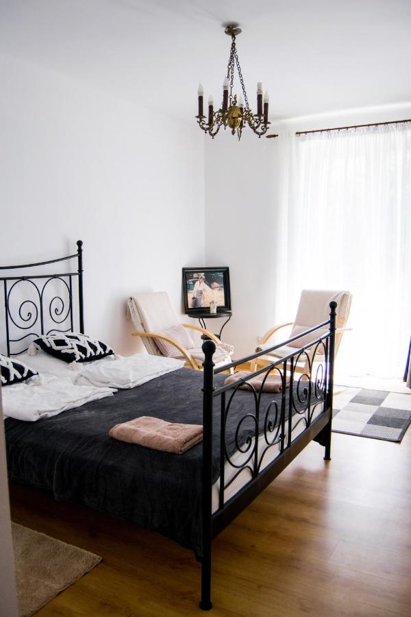 Color 24 Apartament V Apartment Сталова Вола Екстериор снимка