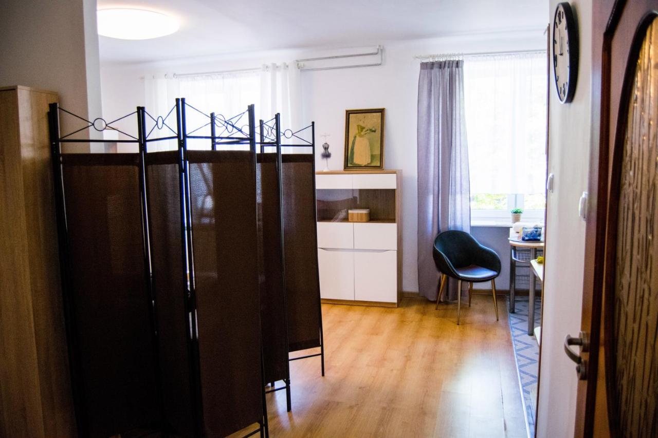 Color 24 Apartament V Apartment Сталова Вола Екстериор снимка