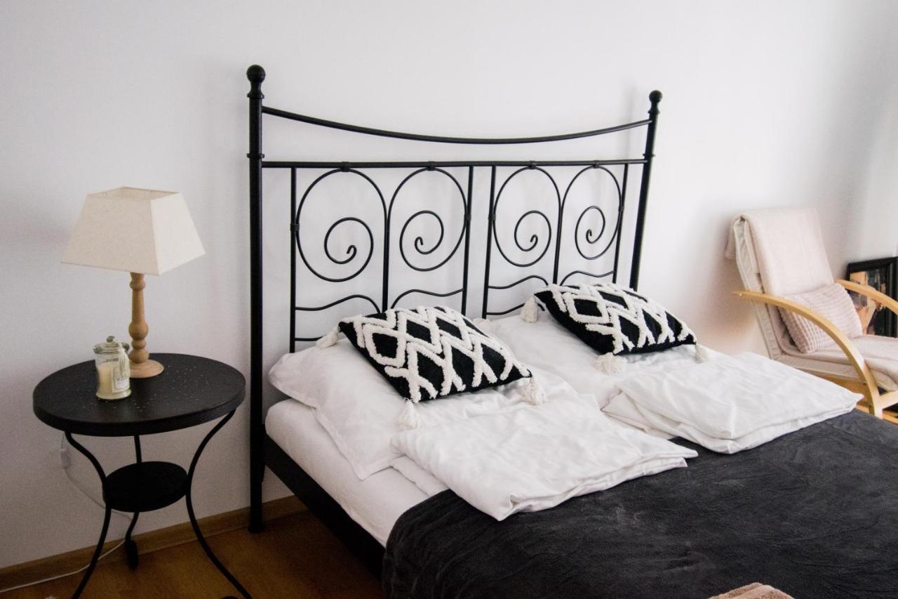 Color 24 Apartament V Apartment Сталова Вола Екстериор снимка