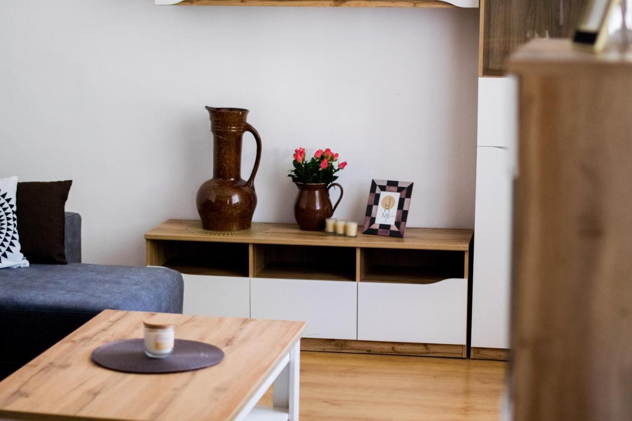 Color 24 Apartament V Apartment Сталова Вола Екстериор снимка